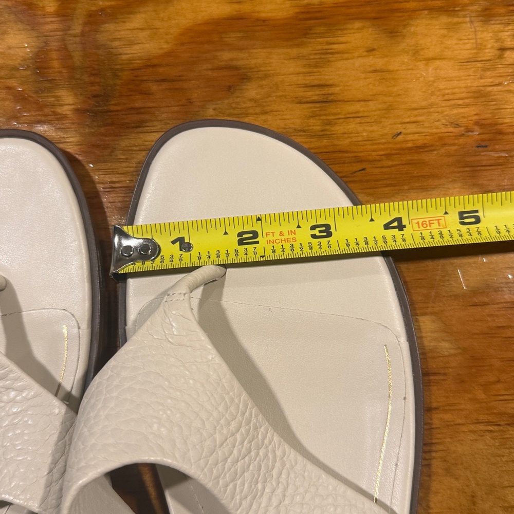 Vionic Cream Thong Sandals - Picture 7 of 7